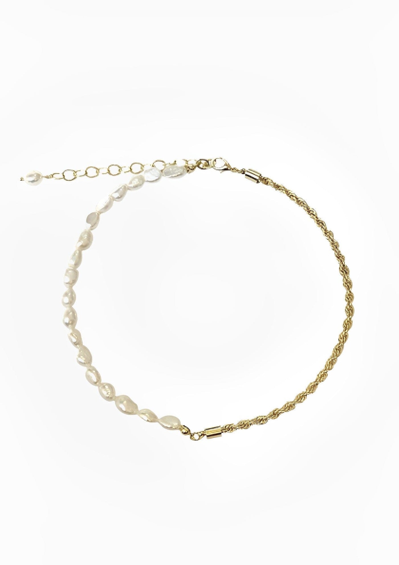 CLAVICLE PEARL NECKLACE